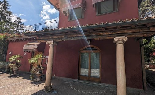 Castle for Sale in Tivoli, Lazio, Italy