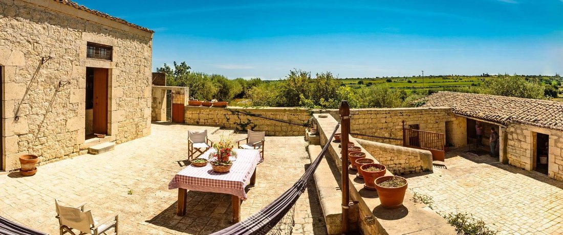 Cava d'Ispica - Pietre Nere, Modica, Sicily 2 - 16723322