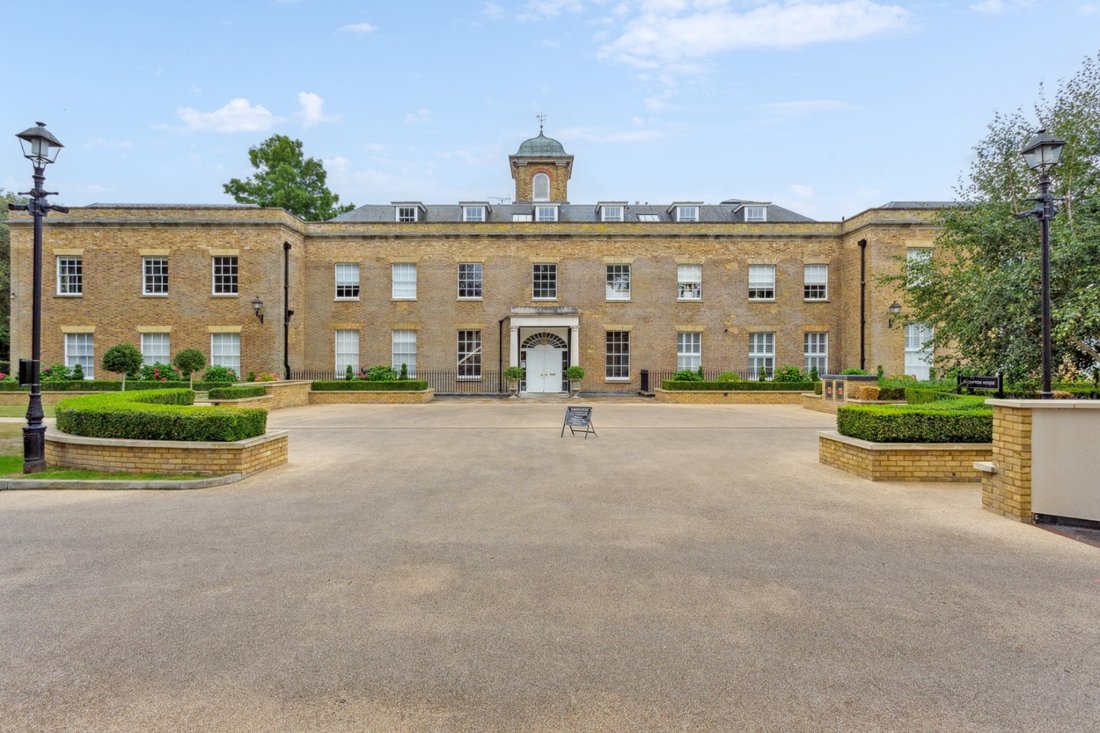 Ickenham, Hillingdon, England 1 - 16720148
