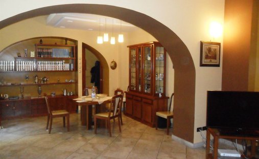Anwesen in Nola, Kampanien, Italien 1