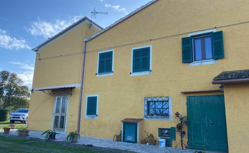 Maisons de campagne à Magliano in Toscana, Toscane, Italie 1