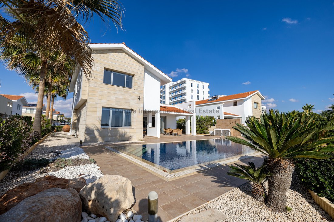 Villa in Pyla, Larnaca, Cyprus 1 - 16712934
