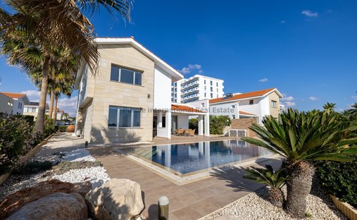 Villa in Pyla, Larnaca, Cyprus 1