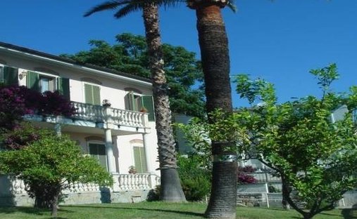 Villa in Bussana Vecchia, Sanremo, Liguria 1