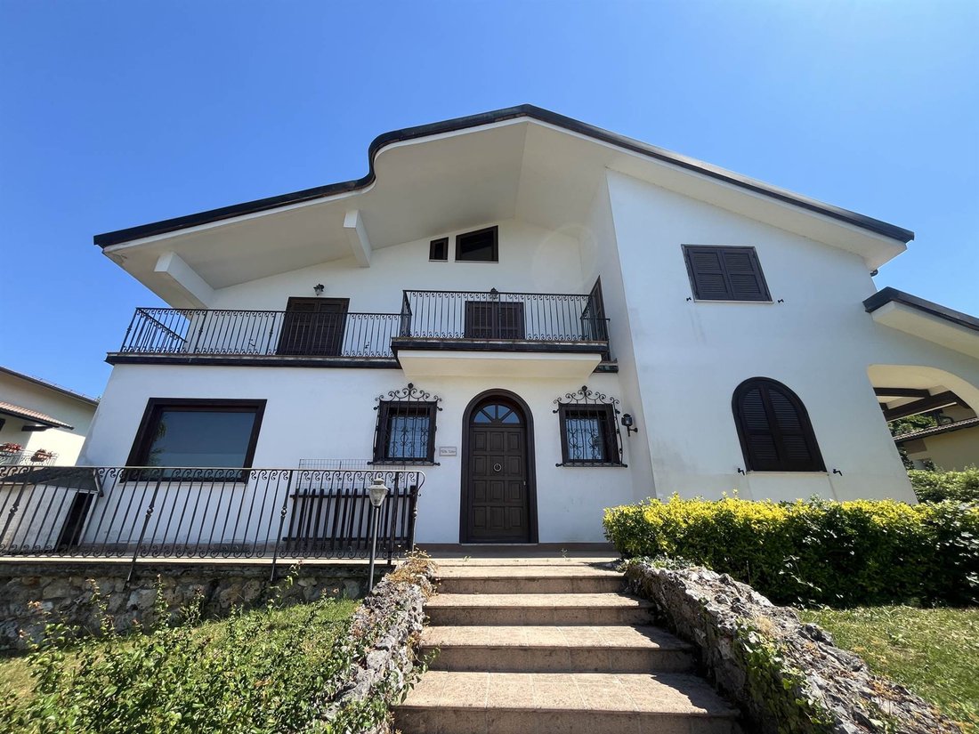 Villa in Pavullo Nel Frignano, Emilia-Romagna, Italy 1 - 16723917