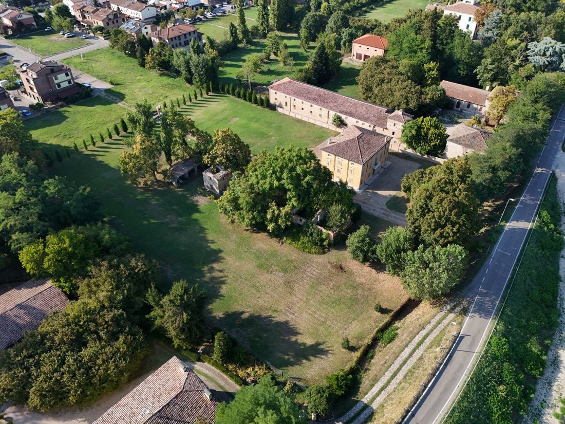 Estate in Ravarino, Emilia-Romagna, Italy 3 - 16724270