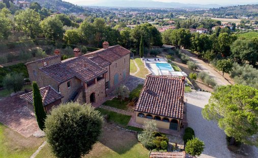Millennial Castle In The Hills Of Arezzo
