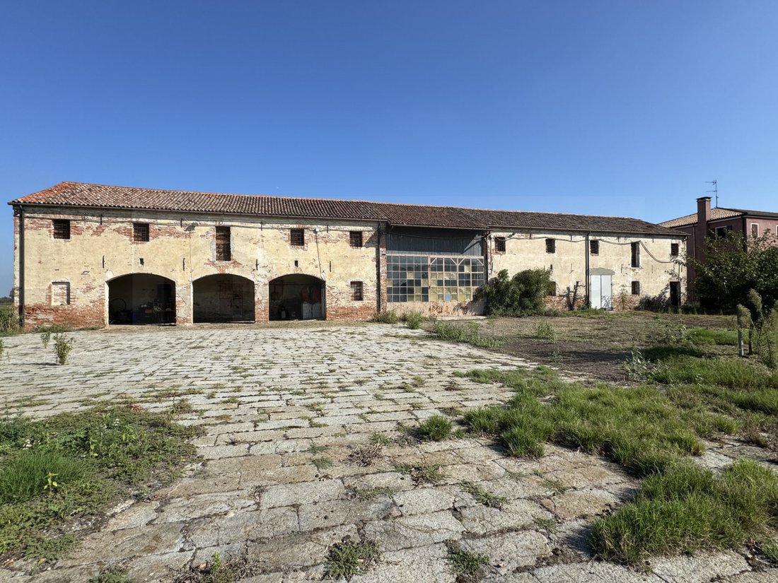 House in Conetta, Veneto, Italy 2 - 16726760