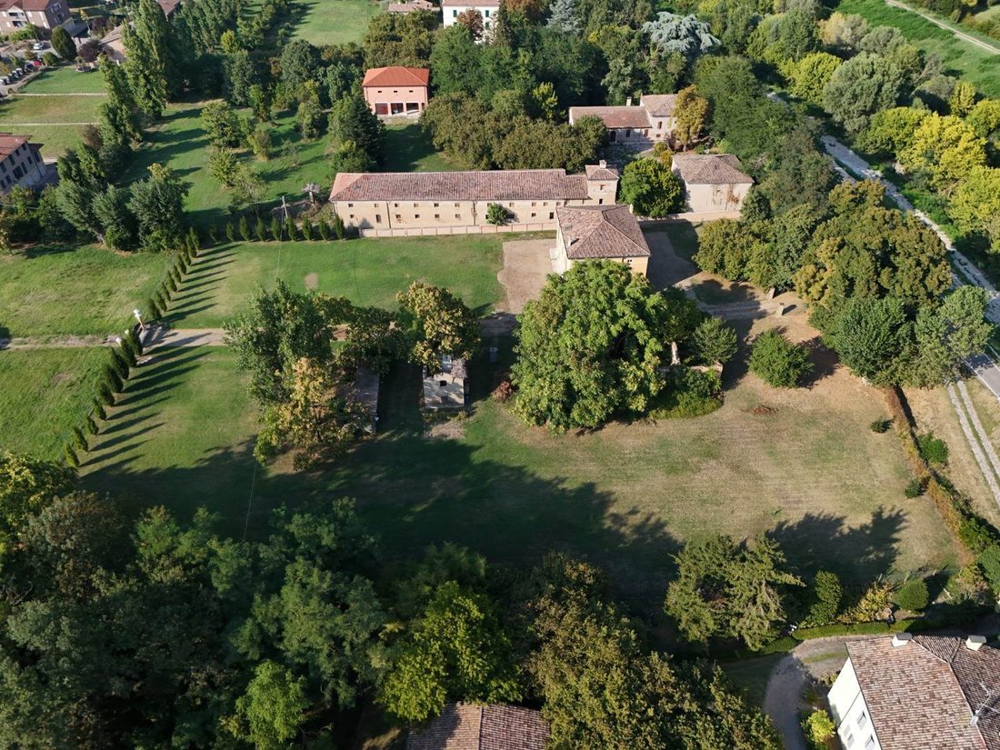 Estate in Ravarino, Emilia-Romagna, Italy 4 - 16724270