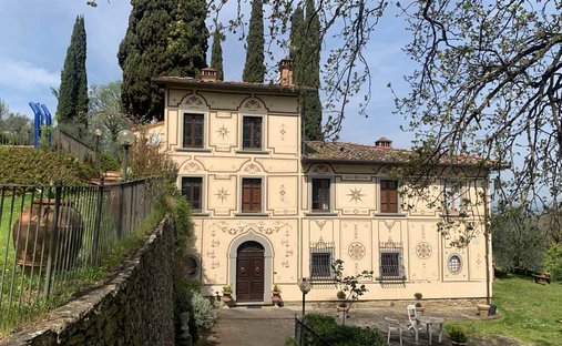 Millennial Castle In The Hills Of Arezzo