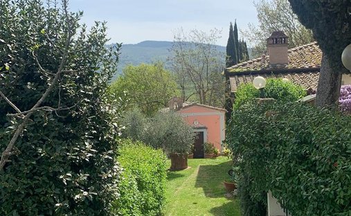 Millennial Castle In The Hills Of Arezzo