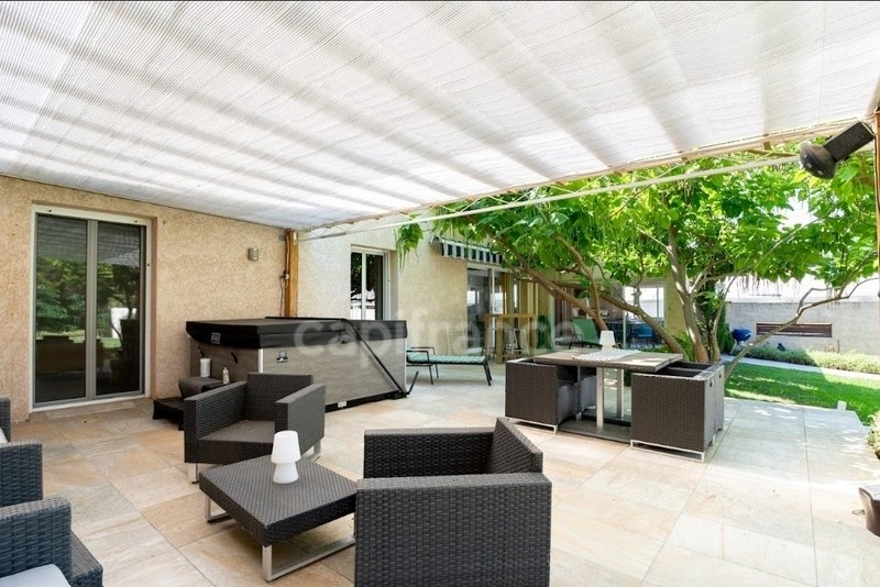 Villa in Pezilla-la-Riviere, Occitania, France 4 - 16721587