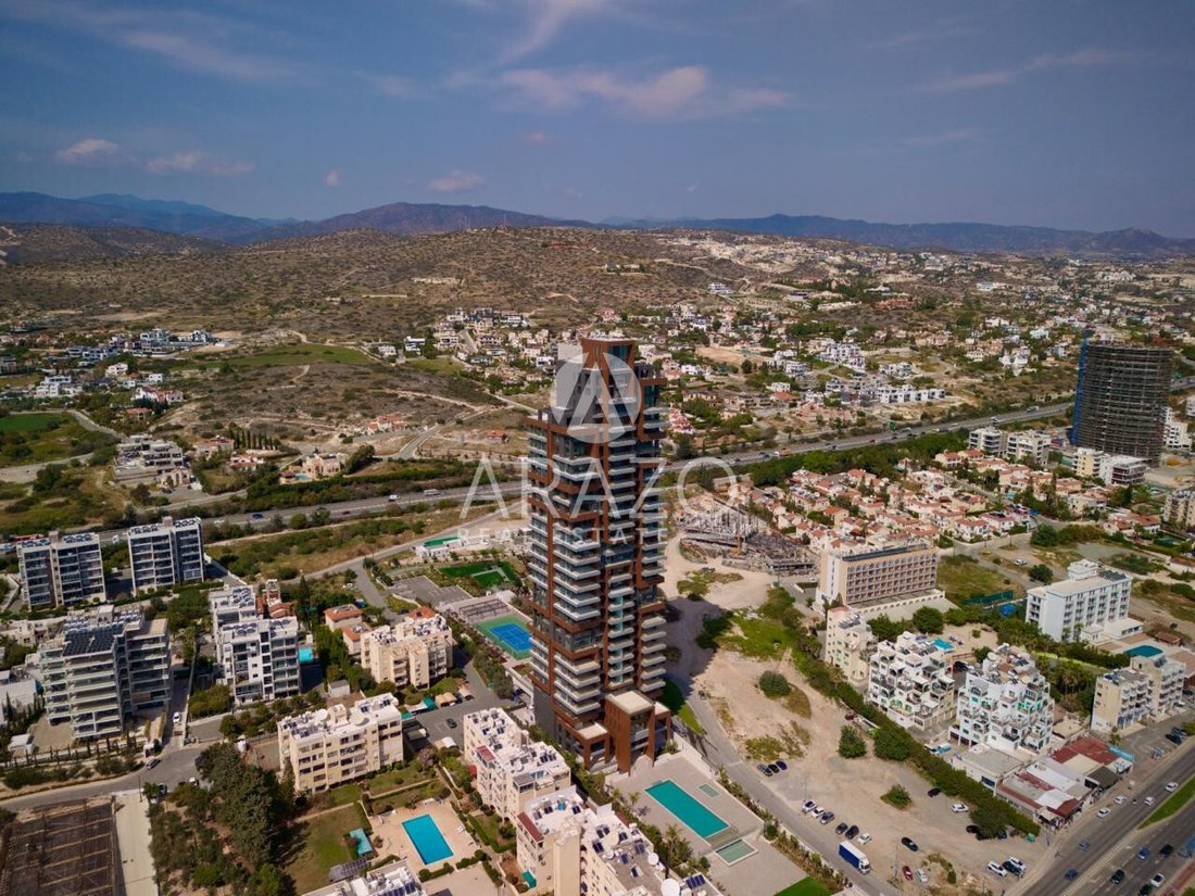 Apartment in Agios Tychon, Limassol, Cyprus 1 - 16724935