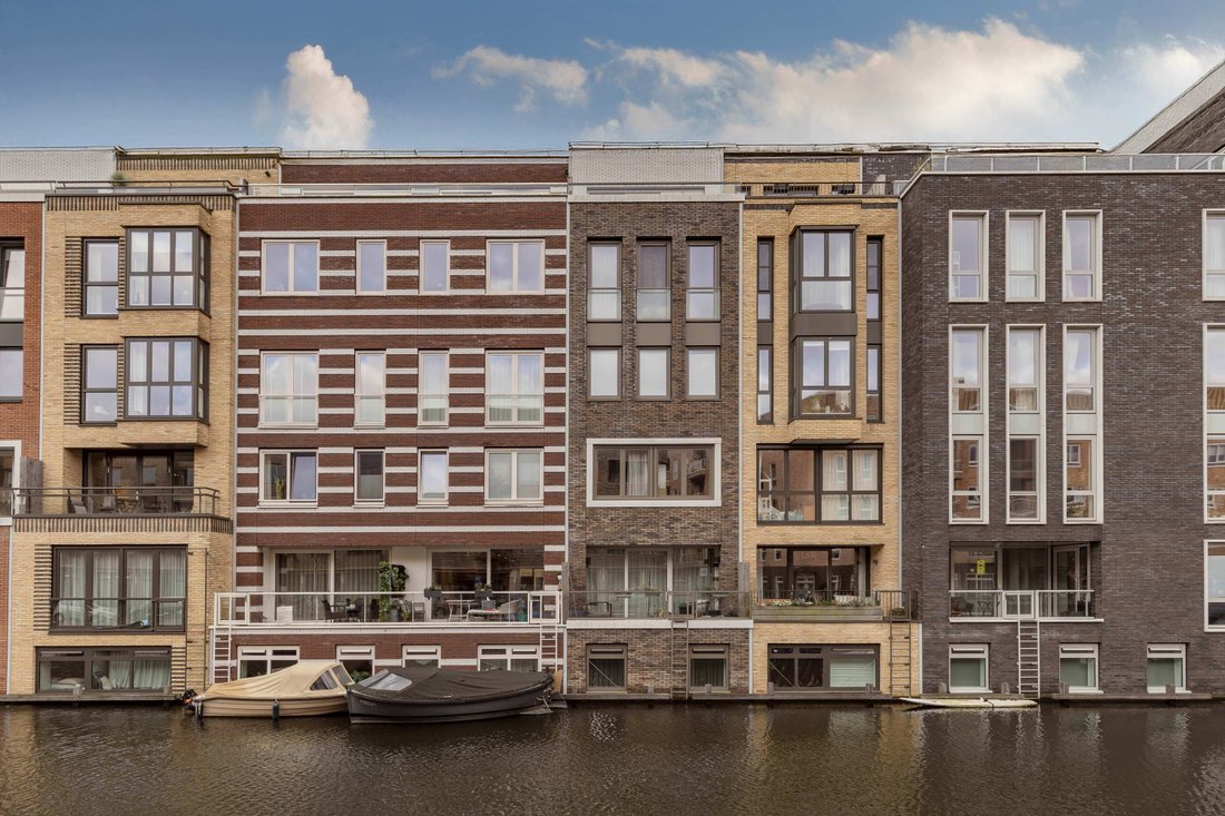 Picture of 555 W 22nd St #Penthouse 23, New York, NY 10011 - Zillow