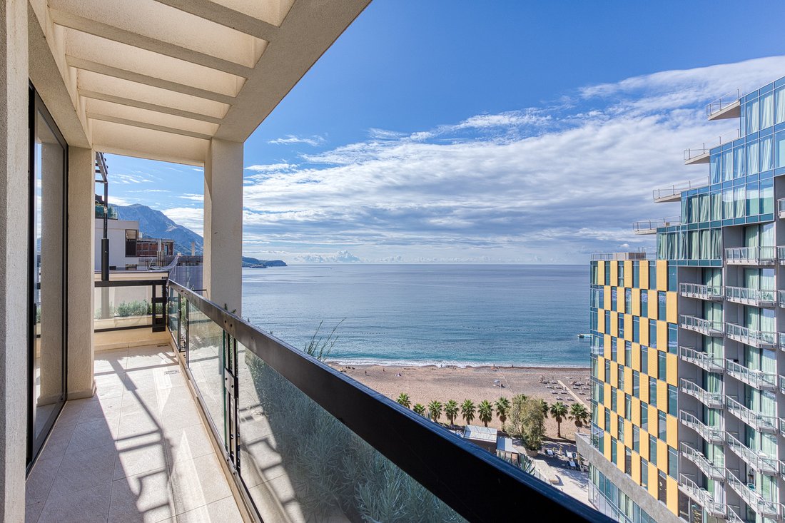 Apartment in Bečići, Budva Municipality, Montenegro 1 - 16728008