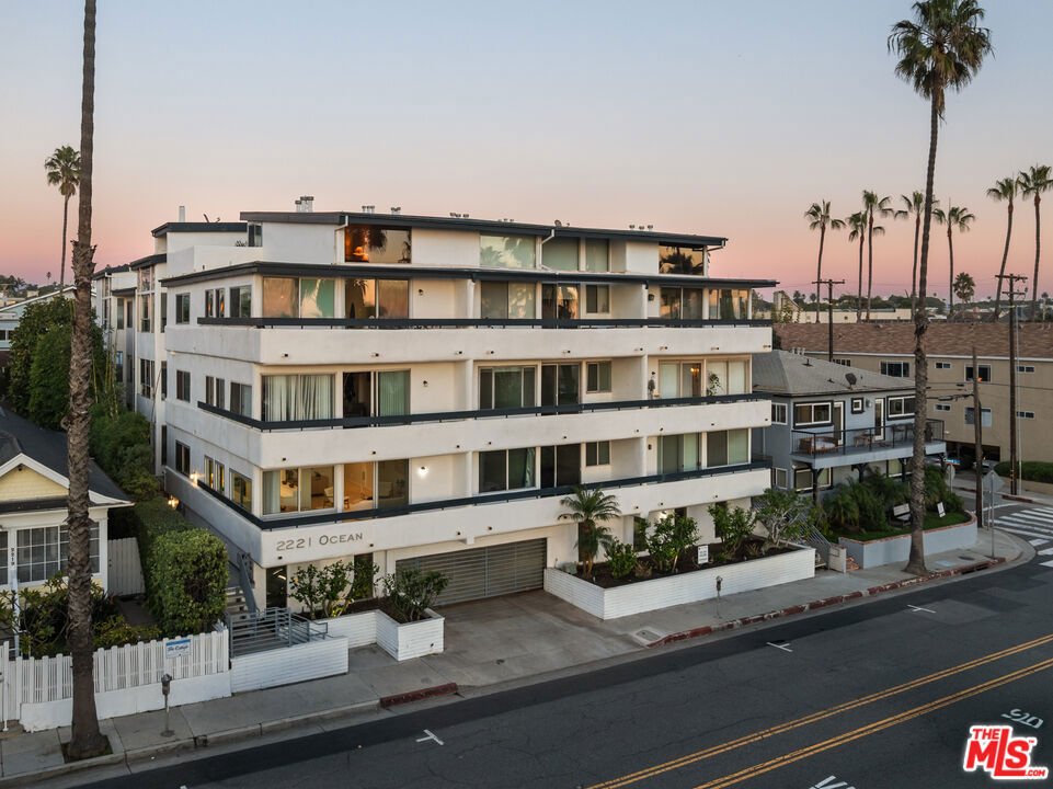 Condo in Santa Monica, California, United States 4 - 16728271