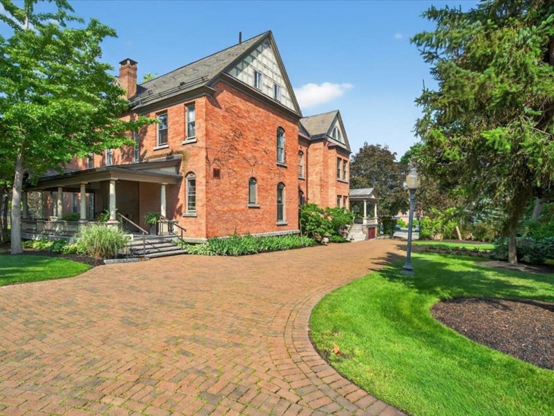 House in Saratoga Springs, New York, United States 3 - 16728344