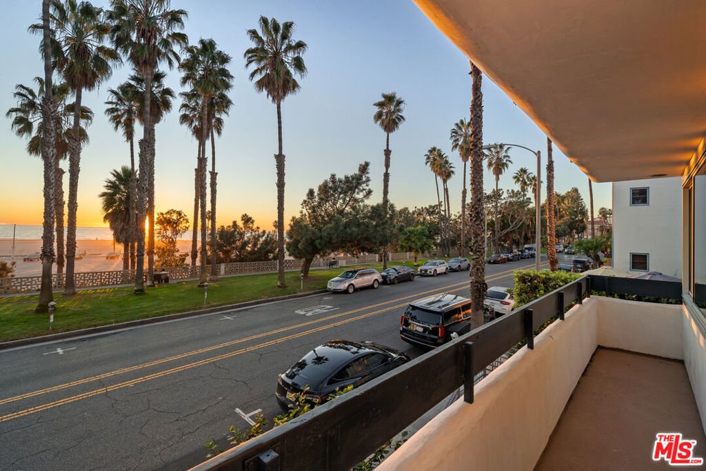 Condo in Santa Monica, California, United States 5 - 16728271
