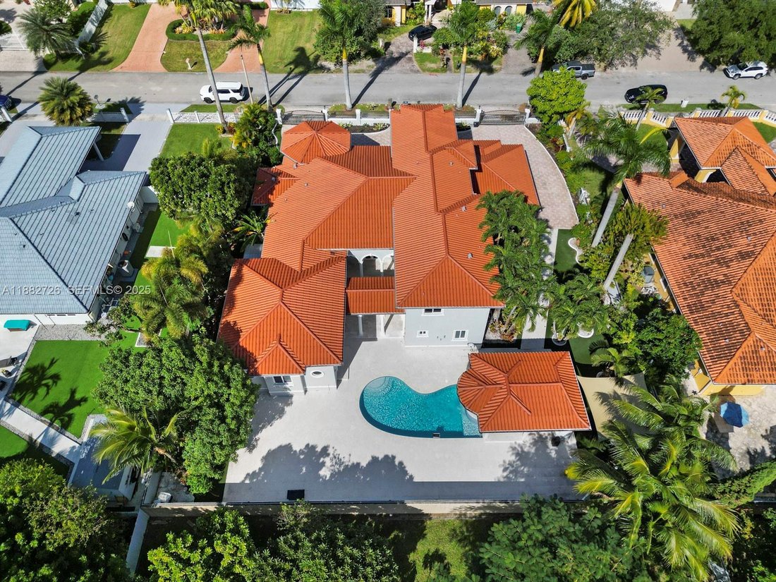 House in Miami, Florida, United States 5 - 16636088
