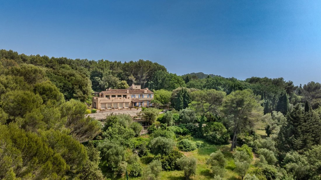 Villa in Mougins, Provence-Alpes-Côte d'Azur, France 1 - 16728268