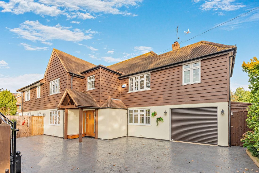 House in Englefield Green, Windsor, England 1 - 16729098
