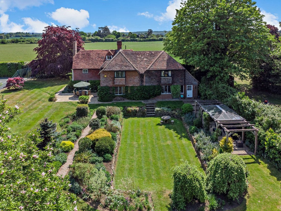 House in Hadlow, England 2 - 16729179