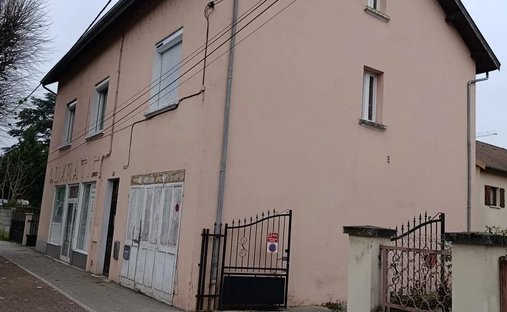 Castle for Sale in Bourg-en-Bresse, Auvergne-Rhône-Alpes, France