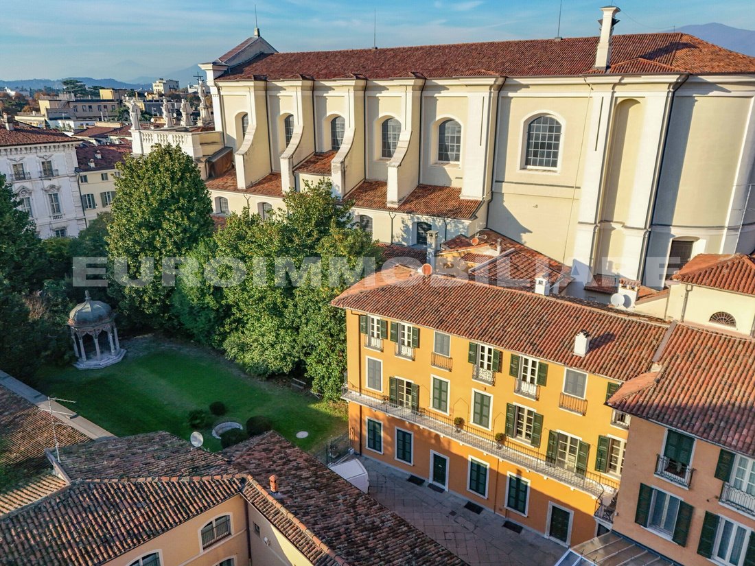 Apartment in Historic Center, Brescia, Lombardy 1 - 15360228