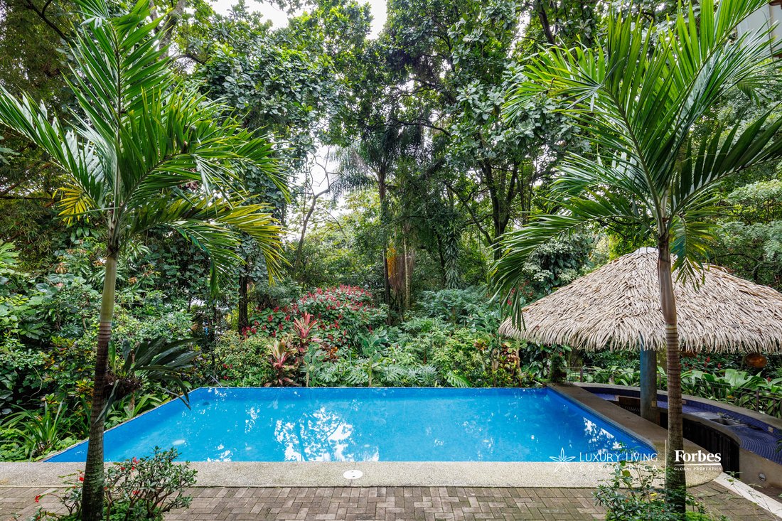 House in Santa Ana, San José Province, Costa Rica 1 - 16734543