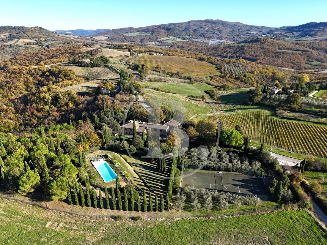 Villa in Casole d'Elsa, Tuscany, Italy 2 - 16731285