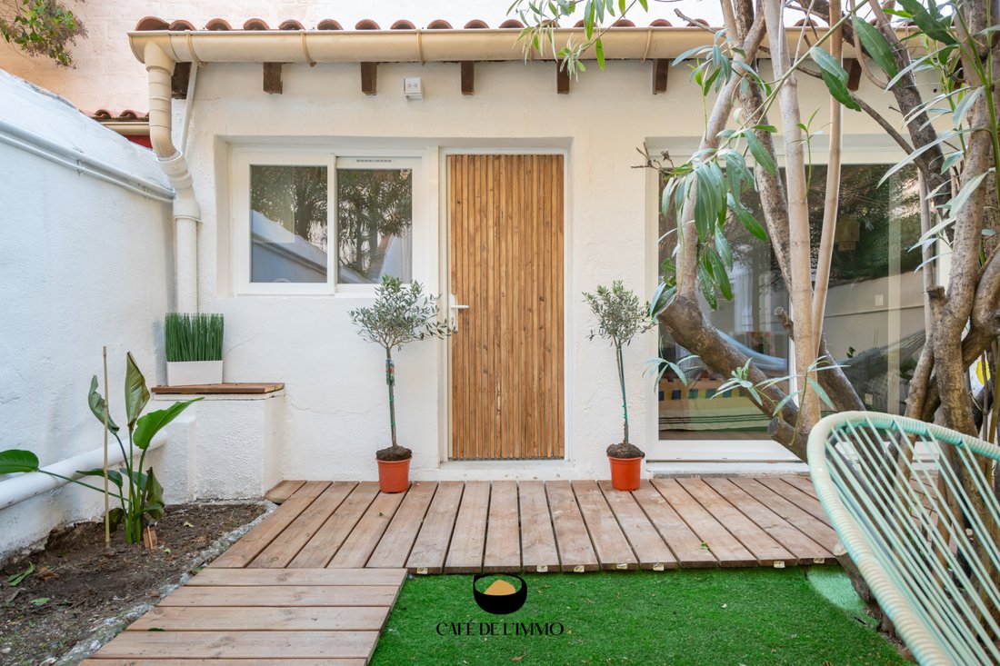 Apartment in Baille, 5e Arrondissement, Marseille 3 - 16735851