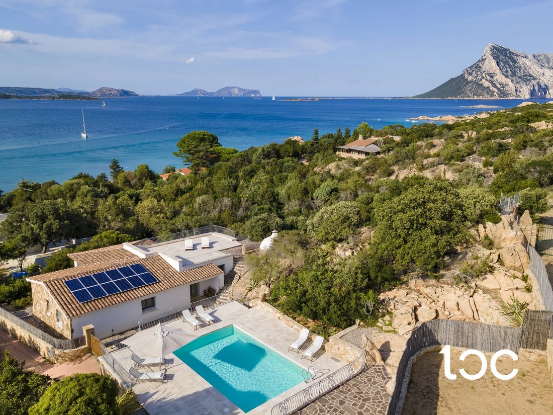 Villa en San Teodoro, Cerdeña, Italia 1 - 16730649
