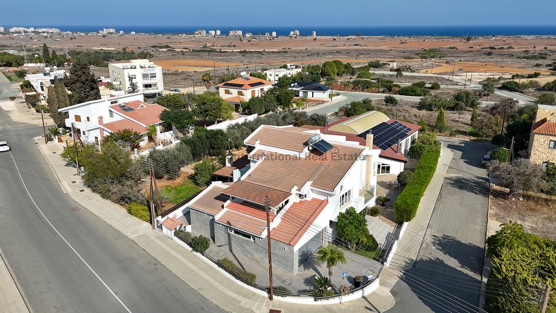 Villa in Deryneia, Famagusta, Cyprus 2 - 16732208