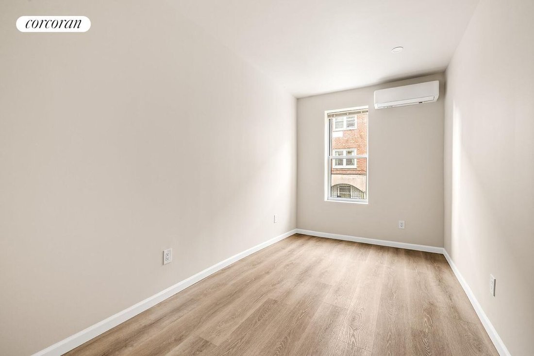 House in New York, New York, United States 5 - 16734146