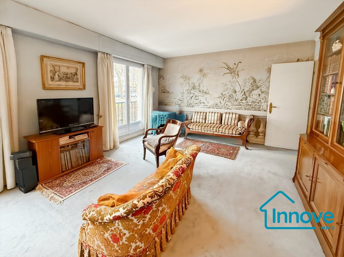 Apartment in Domaine National du Château, Versailles, France 5 - 16737408
