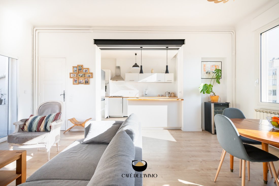 Apartment in Castellane, 6e Arrondissement, Marseille 2 - 16735555