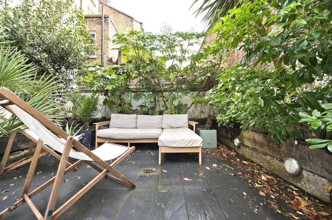 Apartment in Ladbroke Grove, Kensington And Chelsea, England 1 - 16735108