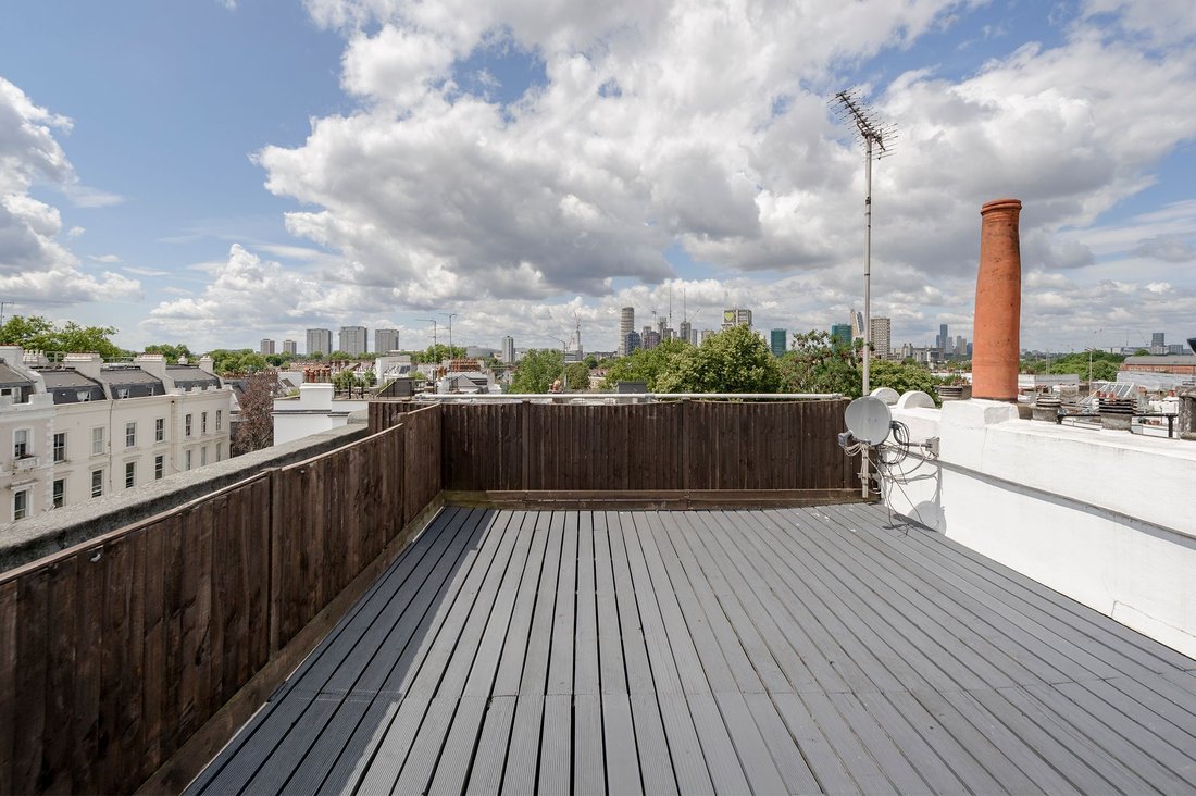 Apartment in Ladbroke Grove, Kensington And Chelsea, England 2 - 16734948