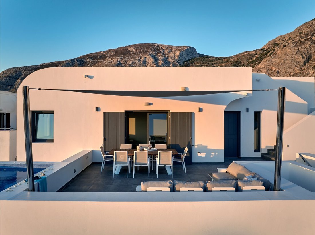 Villa in Thira, Aegean, Greece 3 - 16734134