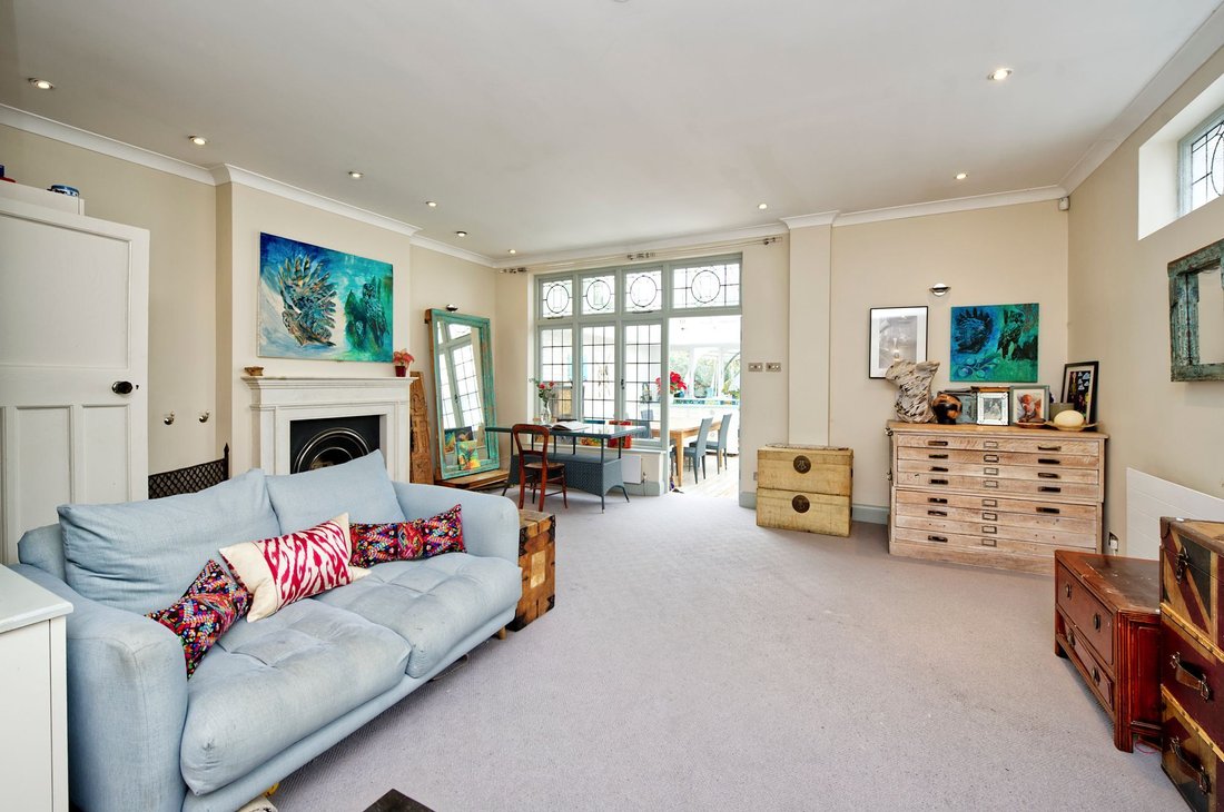 House in Brondesbury Park, Brent, England 3 - 16735046