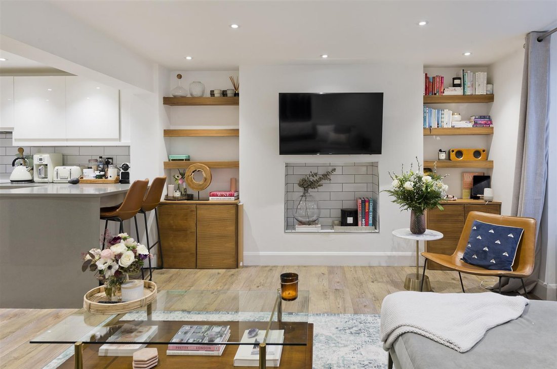 Apartment in Ladbroke Grove, Kensington And Chelsea, England 2 - 16735108