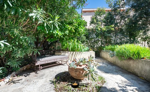 House in Saint Julien, Marseille, Provence-Alpes-Côte d'Azur 1