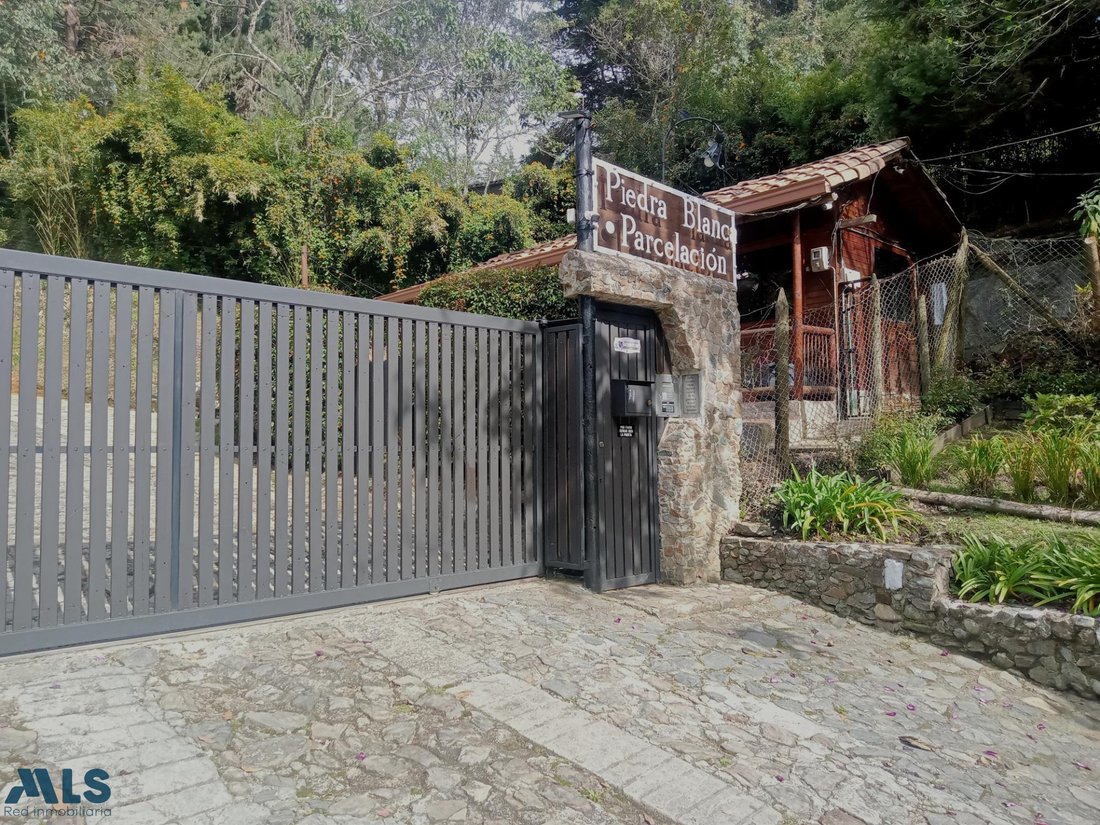 House in Santa Elena, Medellin, Colombia 2 - 16732456