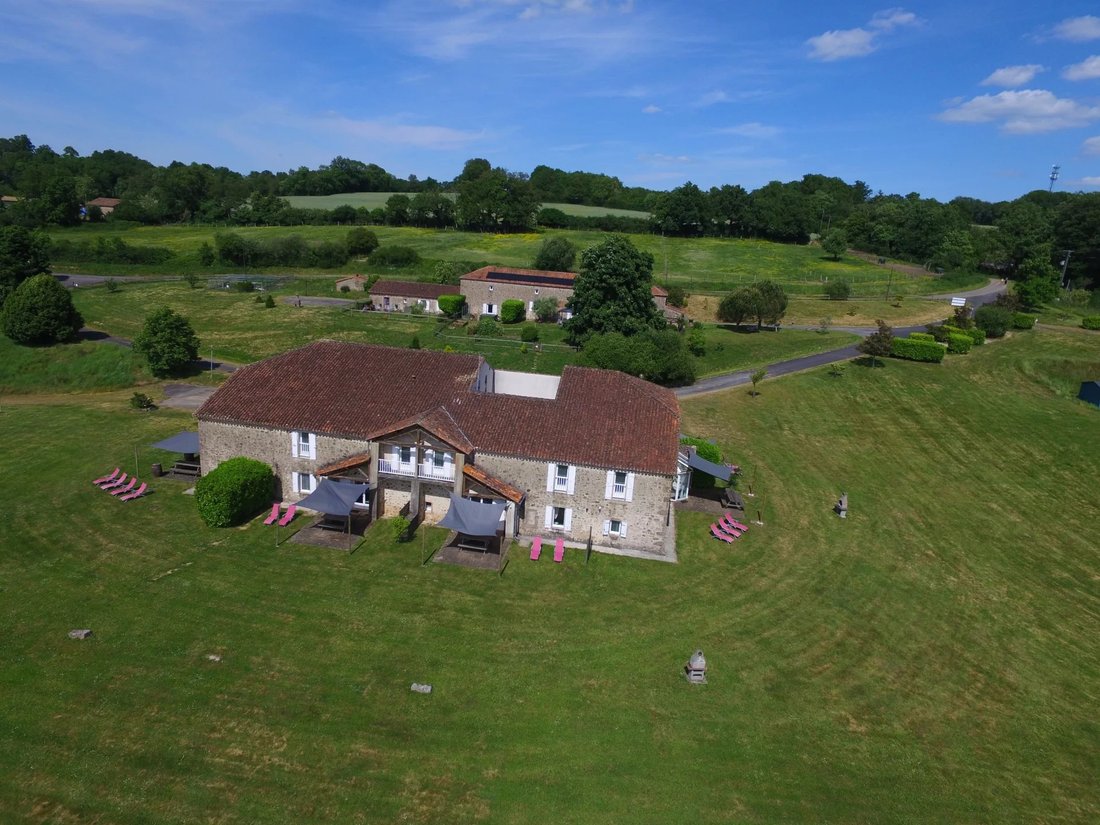 House in Availles-Limouzine, Nouvelle-Aquitaine, France 2 - 16394105