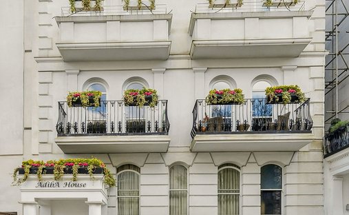 Apartment in Bayswater, Westminster, England 1