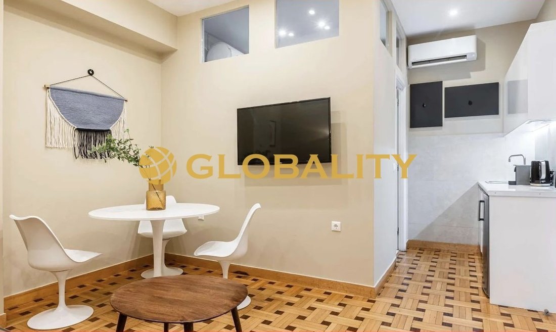 Apartment in Sunoikia Kolonakiou, 1st District of Athens, Athens 5 - 16737498
