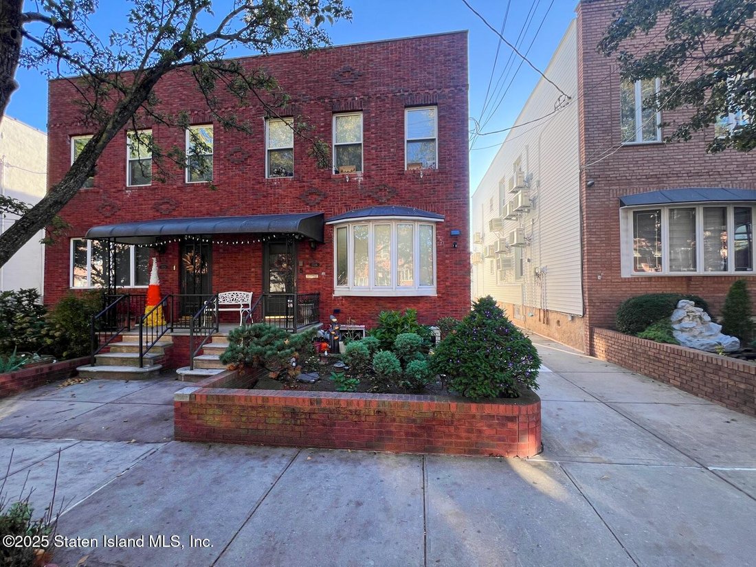 House in New York, New York, United States 2 - 16730619