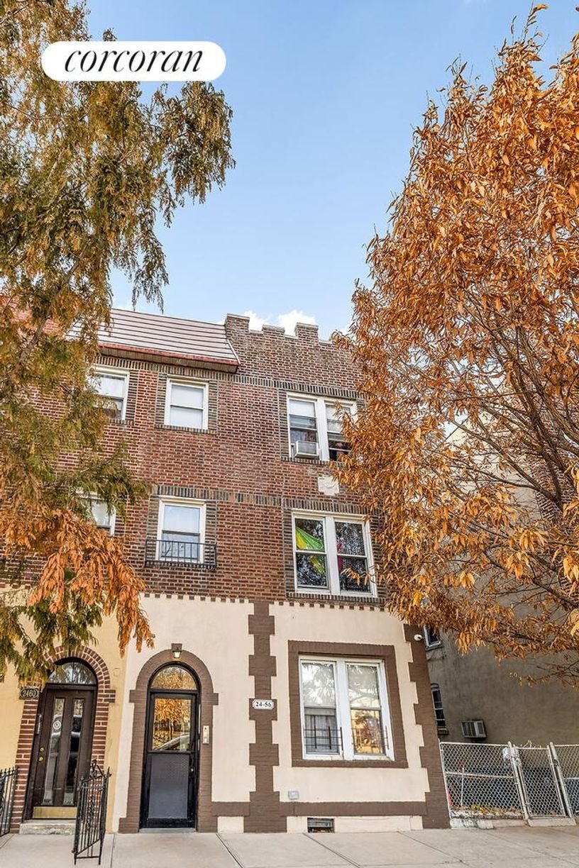 House in New York, New York, United States 1 - 16734146