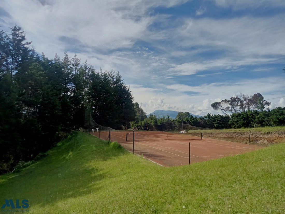 House in Santa Elena, Medellin, Colombia 4 - 16732456