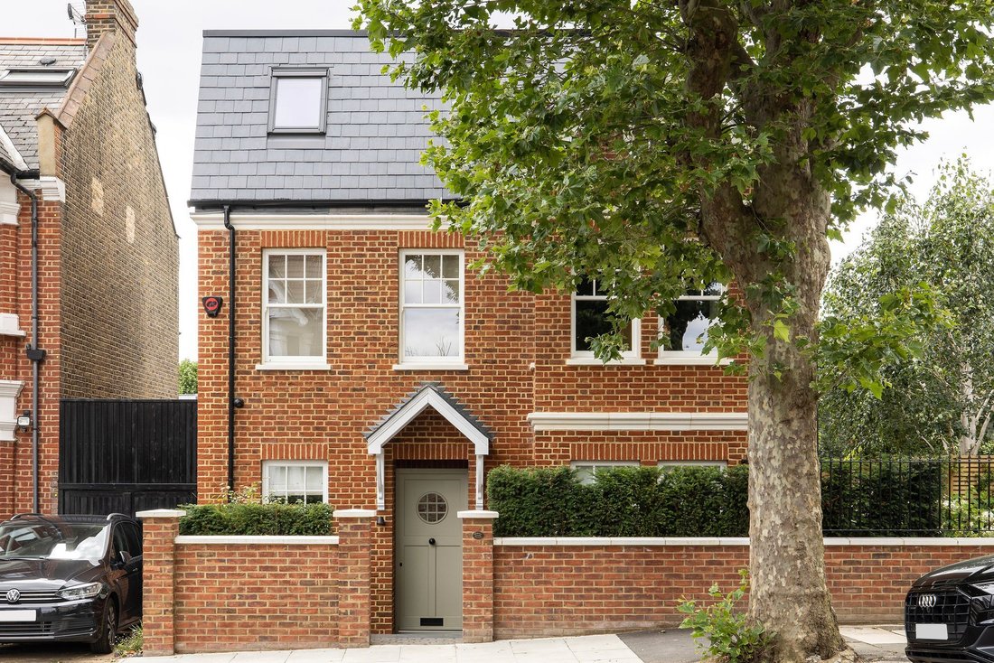 House in Brondesbury Park, Brent, England 2 - 16735089